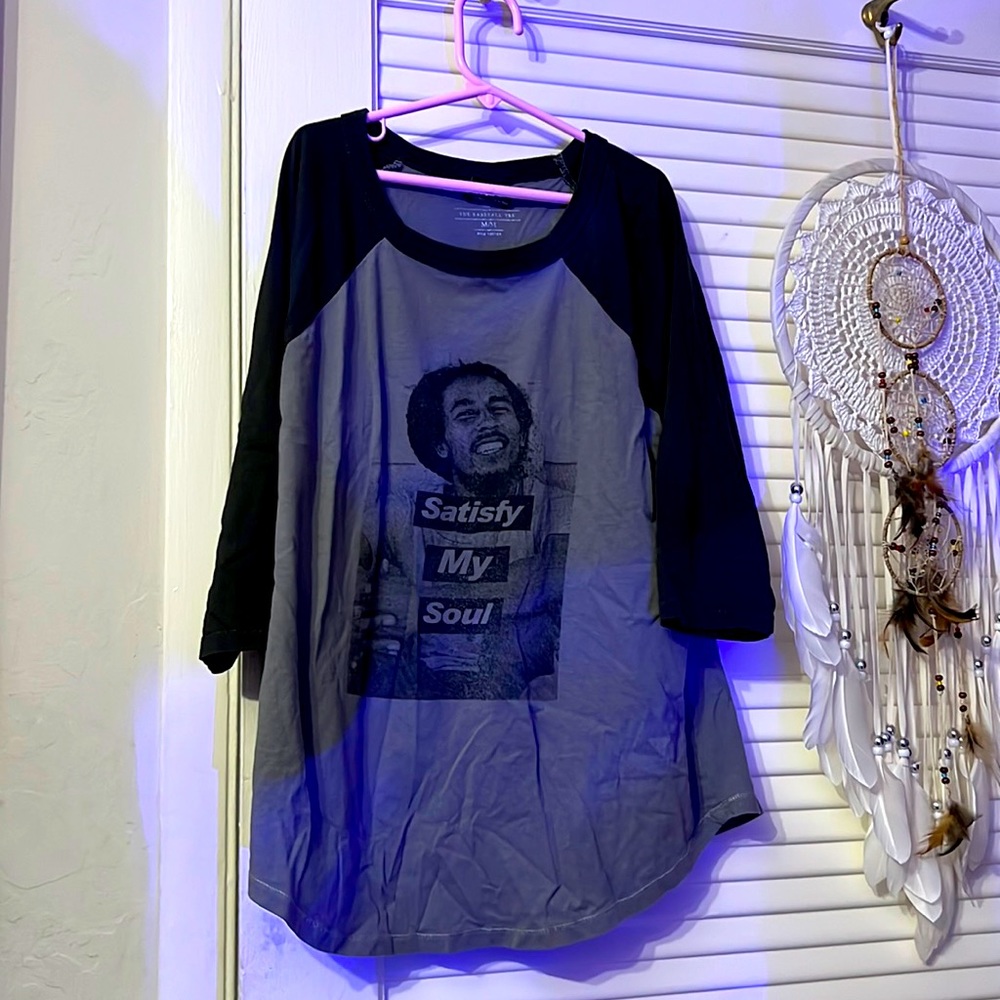 Size Medium, Bob Marley 2000s shirt